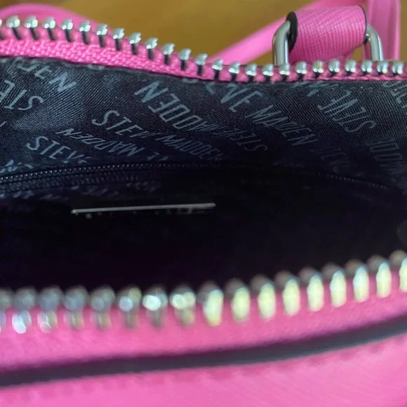Steve Madden BFaith Chain Purse Bright Pink - Picture 3 of 4